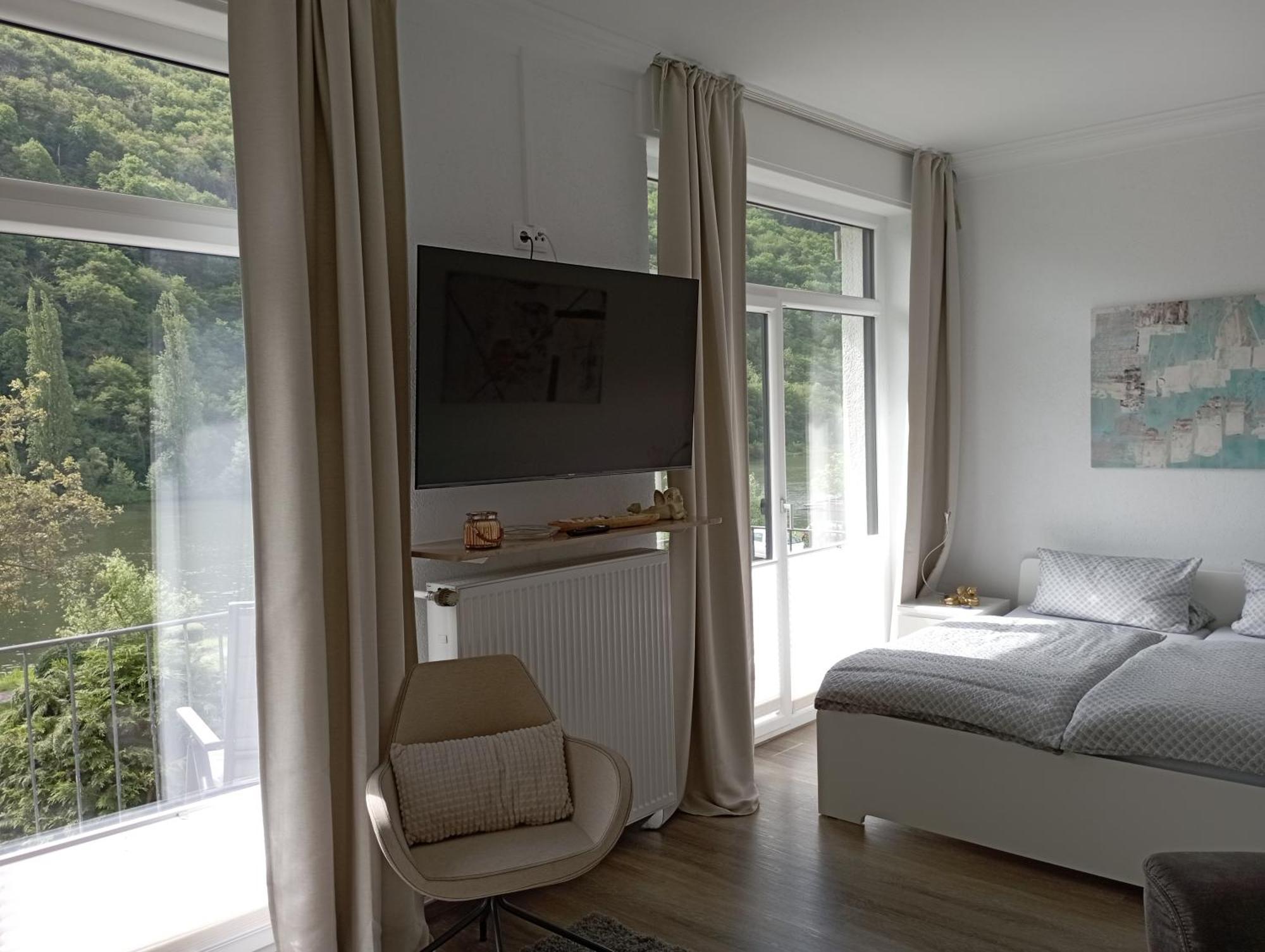 Haus Mosel Homestay *